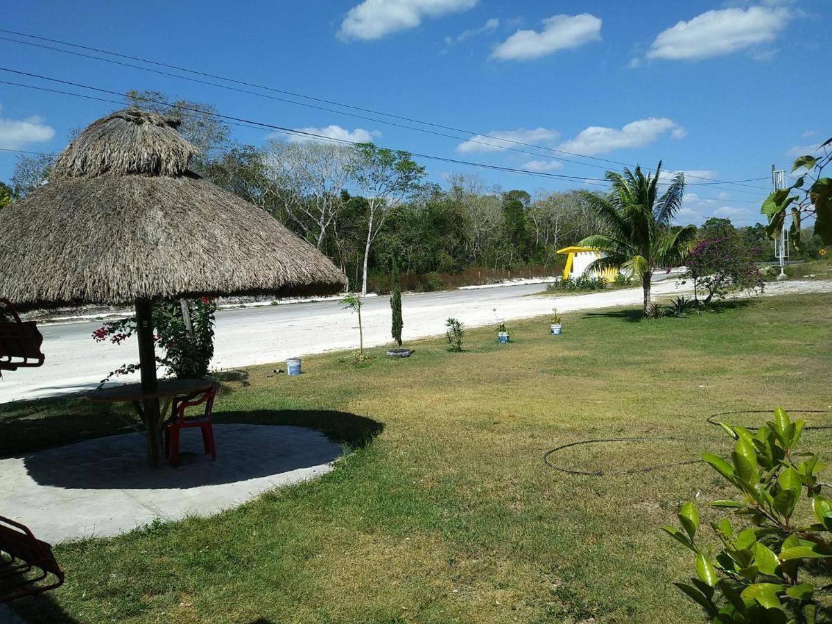 Hotel Templo Maya Xpujil Esterno foto